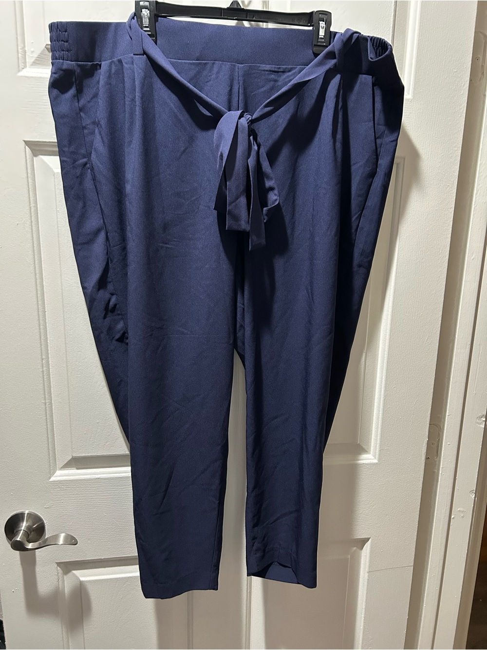 NWT Torrid Pull-On High-Rise Tie Front Tapered Leg Crepe Pant Size 3X